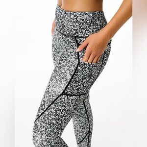 Zyia Black Mosaic Pocket Soft n Snug Mid-Rise Size 4